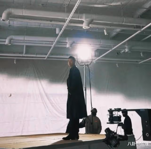 孫藝珍曬遛狗照引發懷孕猜測，經紀公司火速澄清：不是真的