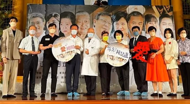 寇世勛父子罕同框，38歲寇家瑞高大帥氣，寶寶已2歲仍沒定婚期