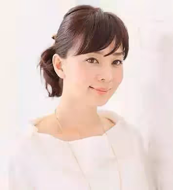 奔四奔五的女性，如果有白頭髮，儘量別留4種髮型，顯老沒氣質！