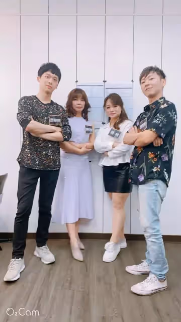 《紅人榜》女星勇破20關出專輯，全為了失智母回家鄉席開百桌，一看到媽媽忍不住眼眶泛淚