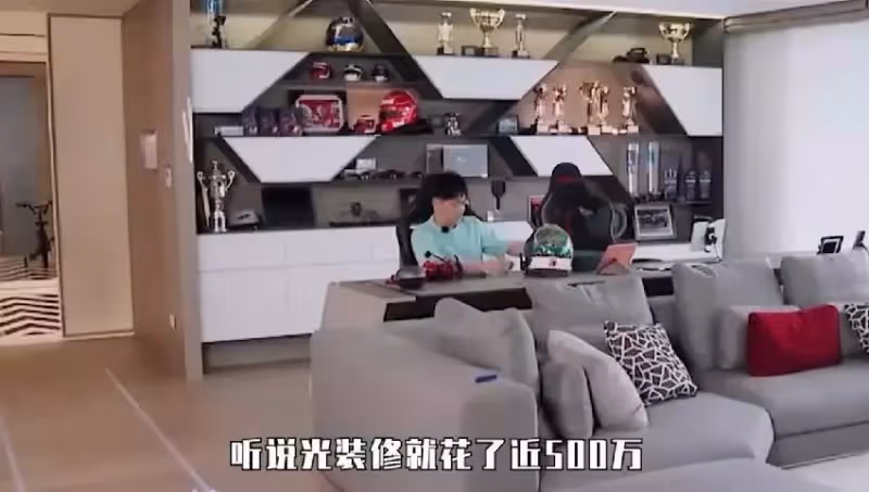 林志穎上億的豪宅，被稱為全球最智能的私宅，客廳擺放賽車太獨特