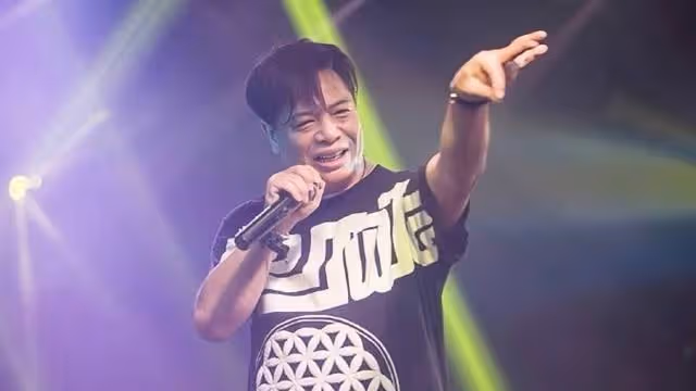 香港知名男星宣告復出！身材消瘦精神佳，三年前不幸中風一度險死