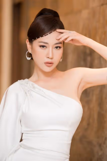 明星Phuong Oanh的美貌,吊打國內一線女星