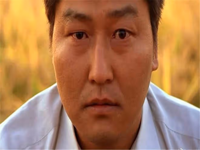 「忠武路」頂流演員,宋康昊斬獲坎城最佳男主角!韓國演技教科書《殺人回憶》~