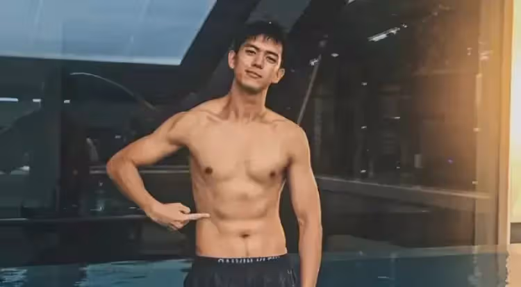 李現深夜發圖，好身材讓網友叫絕