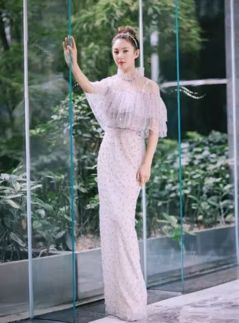 女星修圖前後對比照,差別太大,網友:這是「照騙」吧