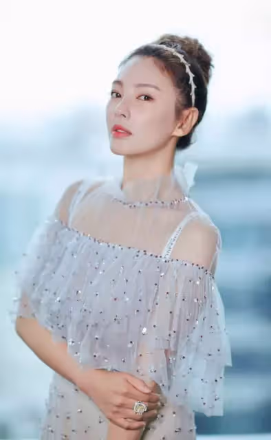 女星修圖前後對比照,差別太大,網友:這是「照騙」吧