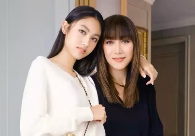 任達華16歲女兒近照曝光,纖腰長腿顔值逆天,在國外當學霸,媒讚「翻版李嘉欣」,網友:最好的教育是父母的自律和恩愛