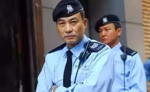 任達華16歲女兒近照曝光,纖腰長腿顔值逆天,在國外當學霸,媒讚「翻版李嘉欣」,網友:最好的教育是父母的自律和恩愛