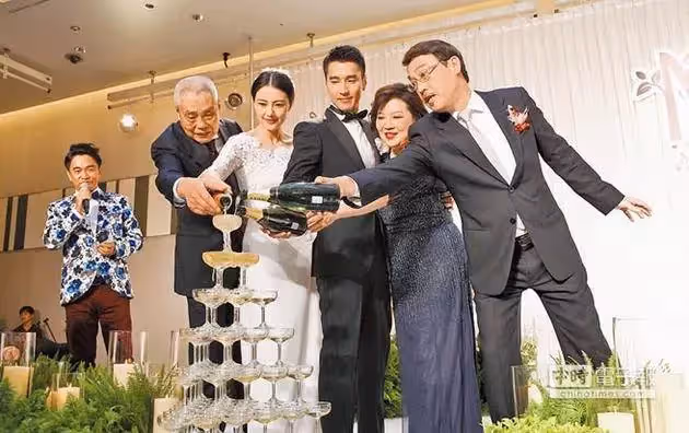 自爆非她不娶，趙樹海首次約會就想結婚嚇跑老婆，把妻當天崇拜上繳財政大權：花費沒上限