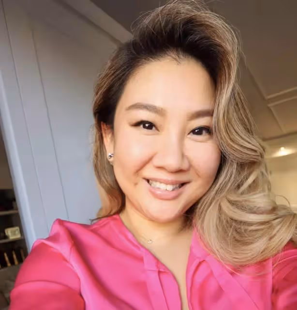 恭喜!香港知名星二代鄭欣宜迎35歲生日,多年來每月從基金領取2萬元,被曝將正式繼承亡母6000萬遺產:肥姐用心良苦
