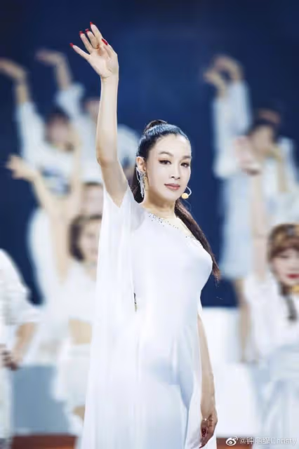 人間尤物當如她吧