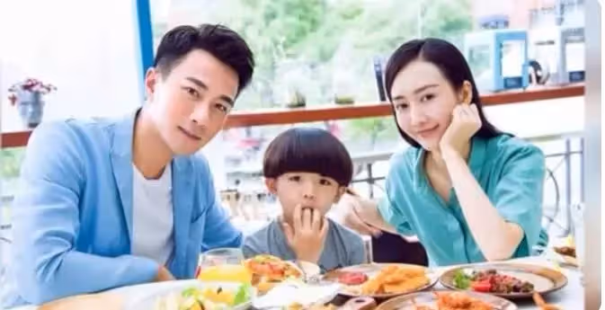 不愧是「老戲骨」,張嘴就能把楊冪送上熱搜,劉愷威他爹才是狠人
