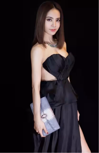 41歲蔡依林真敢穿!上衣僅有「巴掌大」,身材凹凸緊致,全網驚呼:真替她前男友後悔