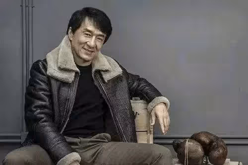 67歲成龍盡顯老態,頭髮稀疏成「空氣劉海」,或將會是退圈之作?