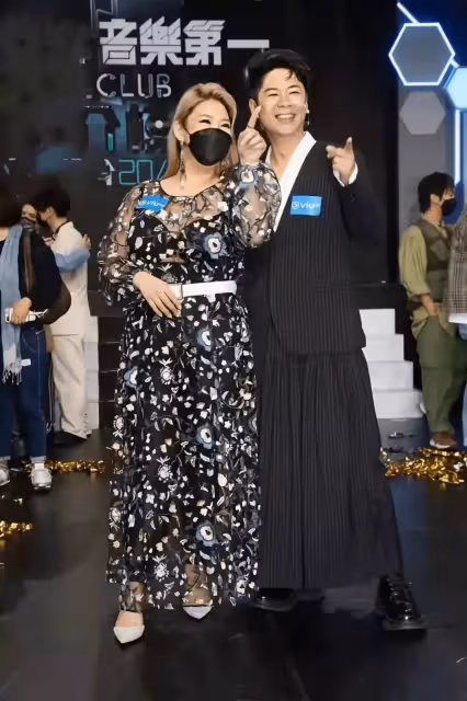鄭少秋女兒不當啃老族,減重20磅備戰紅館,34歲變漂亮一點不晚