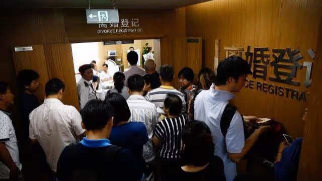 婆婆讓前兒媳幫忙做年夜飯:現兒媳懷孕了,女子:可以,給一萬