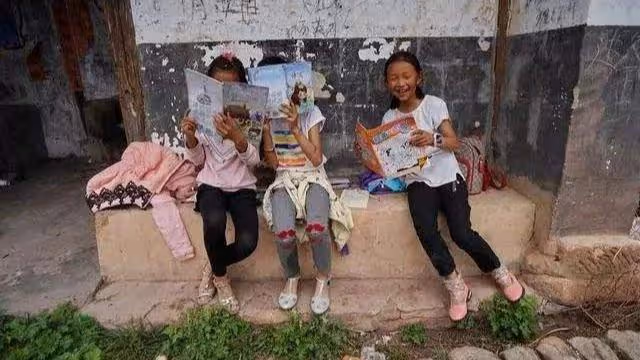 女孩不要彩禮嫁人,男友卻租二手婚紗,女孩退婚:這點錢都想省?