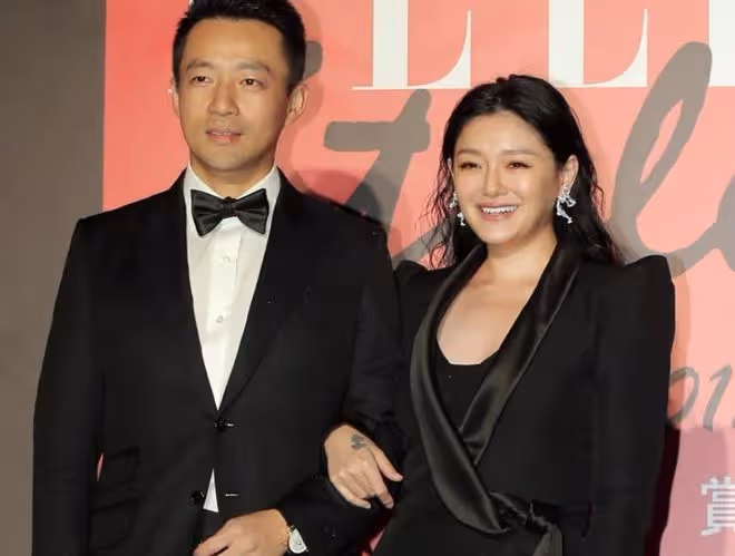 汪小菲公開向大S道歉,S媽哭著原諒,不計前嫌承諾繼續疼愛對方