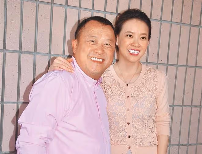 知名演員陳冠霖全家確診,他康復後留後遺症,仍堅持復工身材消瘦