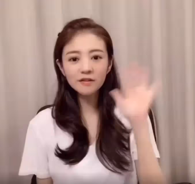 臉崩了?安以軒近照曝光,蘋果肌碩大下巴拔尖,網友:越發像巫婆