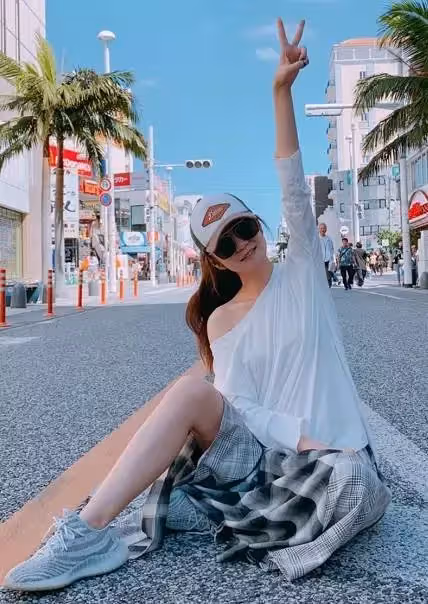 臉崩了?安以軒近照曝光,蘋果肌碩大下巴拔尖,網友:越發像巫婆