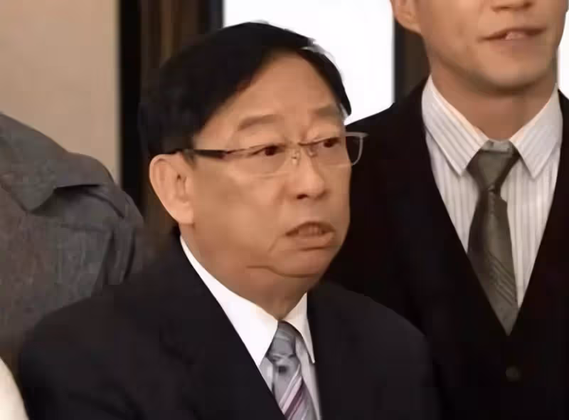 「老戲骨」黎彼得病癒後首露面!穿短袖襯衫打扮斯文,72歲精神氣十足,一度零收入生活拮據:感激黃宗澤資助
