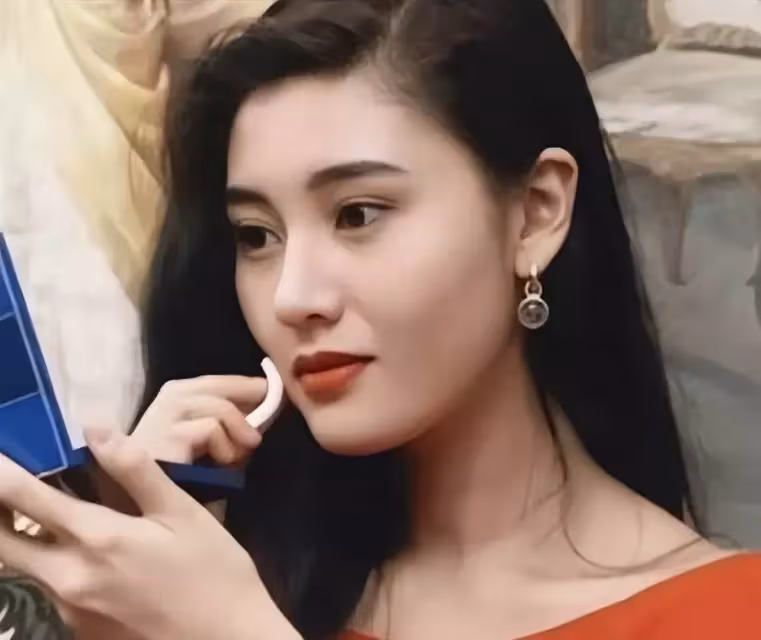 盤點13位混血女星現狀,曾經個個風情萬種,現在的容貌卻各不相同