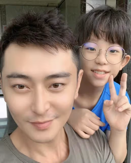 突發!台灣知名男星全家確診,被兒子妻子傳染,康復後後遺症明顯