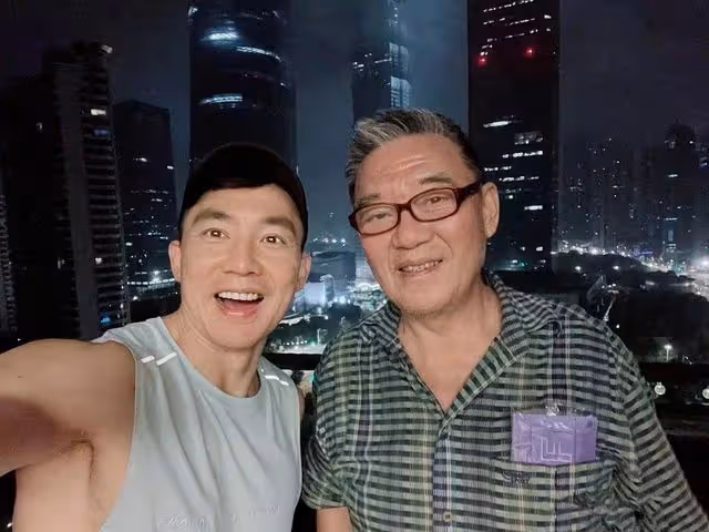 李立群解封后與劉畊宏連夜見面,學跳操同手同腳,多人聚餐太熱鬧
