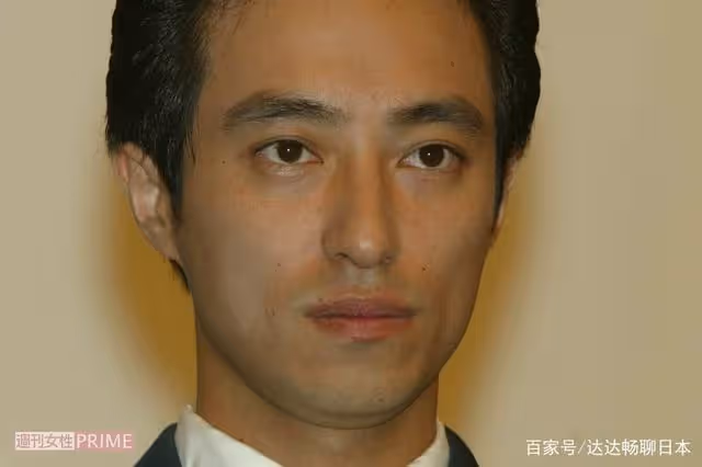 日本這位前演藝圈帥哥與妻女深居山林,如今還在城市裡打工
