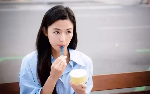 「我老婆就是個榨汁機」離婚當天,丈夫的朋友圈,刺痛伏弟魔妻子