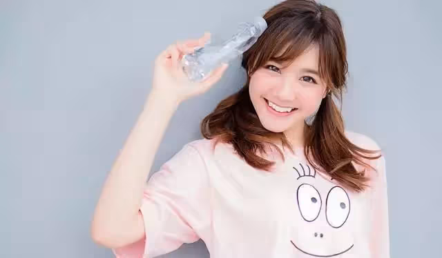 「我老婆就是個榨汁機」離婚當天，丈夫的朋友圈，刺痛伏弟魔妻子