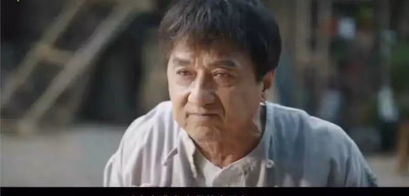 68歲成龍演武師,58歲甄子丹演喬峰,香港功夫片還靠老年人撐著