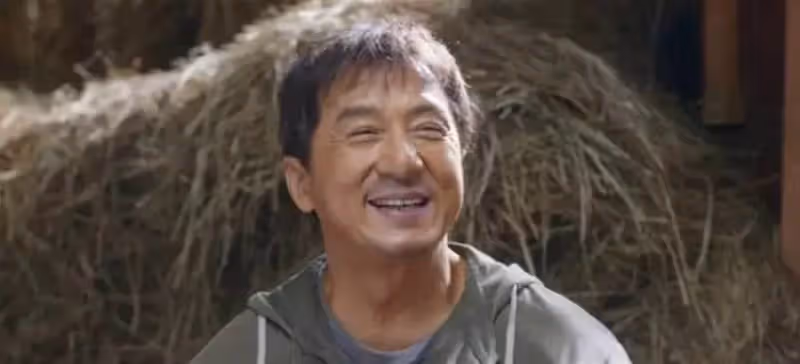 68歲成龍演武師,58歲甄子丹演喬峰,香港功夫片還靠老年人撐著