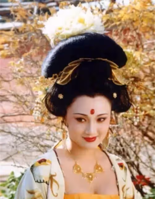 女星扮楊貴妃:吳謹言太瘦,張榕容驚艷,看到她:簡直「神還原」