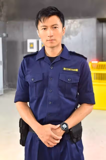 41歲謝霆鋒半裸亮相秀身材,八塊腹肌清晰可見,網友:秒殺小鮮肉