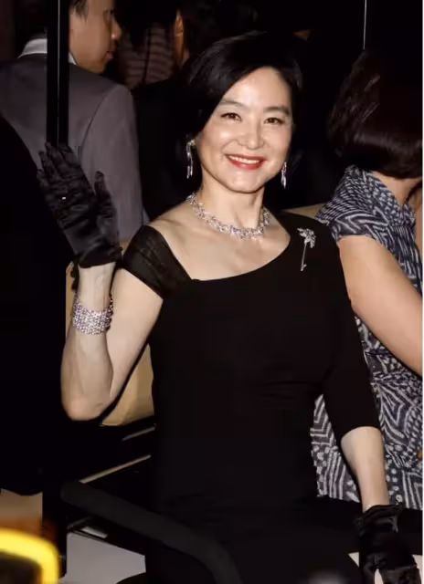 66歲林青霞11億半山「皇宮豪宅」曝光!光裝修就花了6億, 大到「一天一夜都逛不完」