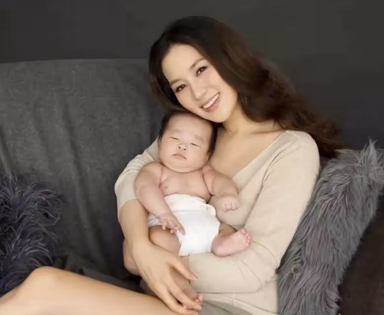 豪門闊太徐子淇：生一個孩子「公公獎勵10億」，24歲嫁豪門「8年連生4胎」穩坐闊太榜首，全離不開「母親運籌帷幄」