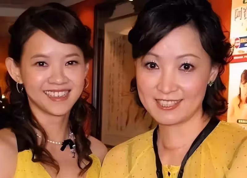 渾身酸痛到直不起身!曾寶儀媽媽確診,因害怕導致失眠「發燒到39度」,曝恐慌癥發作曾三度患疾:堅強的女人好美