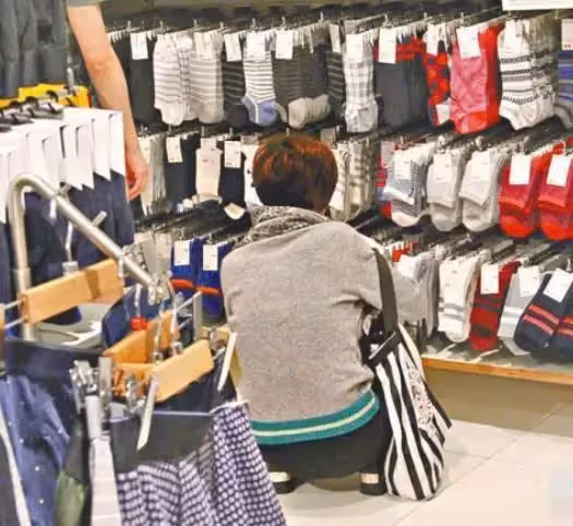 男友去世4年,55歲葉子楣斥資1.35億買房,家產豐厚養老不成問題,形象大變歲月不饒人