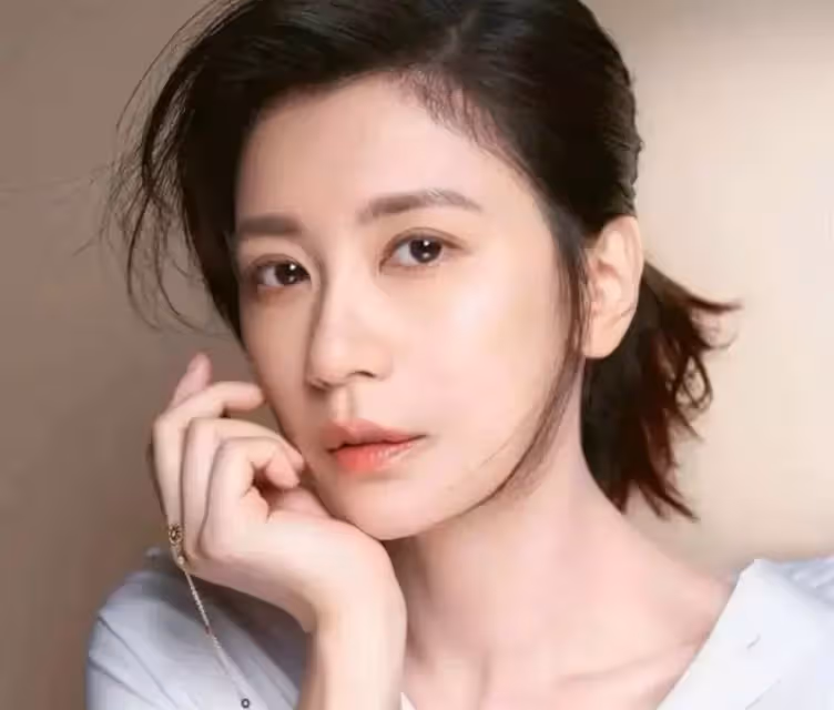 「我兒子上億家產沒人繼承了!」辜負了前妻賈靜雯,富豪前夫結婚6年未生育,卻仍被寵成寶,賈靜雯差在哪裡