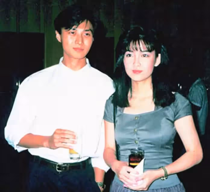「性感玉女」周慧敏:嫁給富二代後,11年被戴「8次」綠帽仍不分開,她到底為什麼屢次選擇原諒?