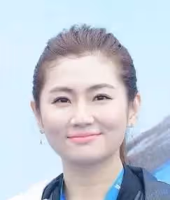 40歲任家萱罕見露面,「傷疤明顯」濃妝蓋不住,挺過傷痛重拾生活,網友:她太可惜了!