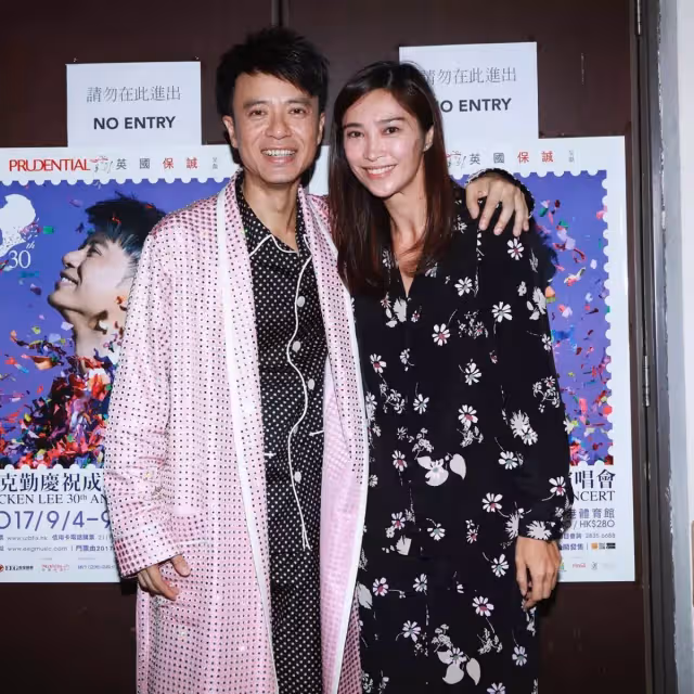 一見鍾情就是30年!54歲男星「談起愛妻仍臉紅」:她是無可取代的女人 「財政大權全歸她」要太太安心當少奶奶