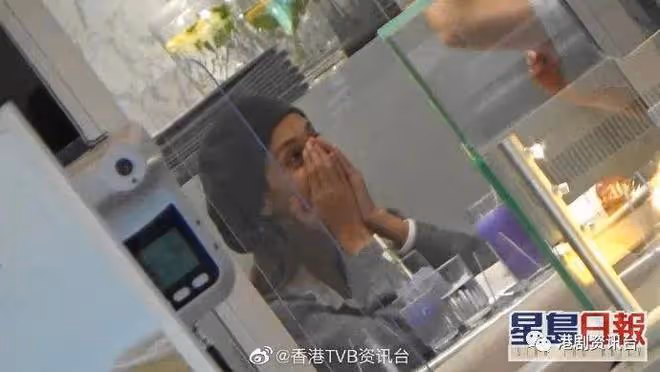 陳凱琳一餐Tea食足三個鍾!千萬KOL零妝約友吃漢堡包