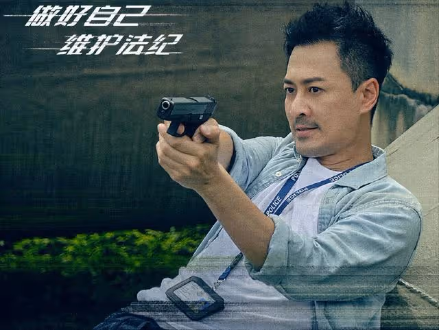 張馨月陪女兒拆2萬元禮物,意外曝光林峯六千萬豪宅及名酒收藏
