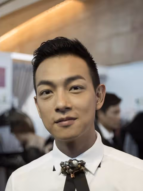 賣力!知名愛國港星果欄現場直播帶貨,網友調侃其轉型當水果大王