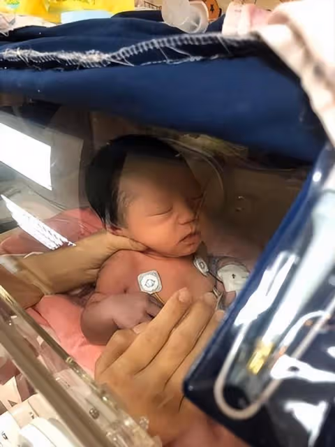 38歲抗癌女星化療70次後病情再惡化，腫瘤變大三倍，肺內異物爆開