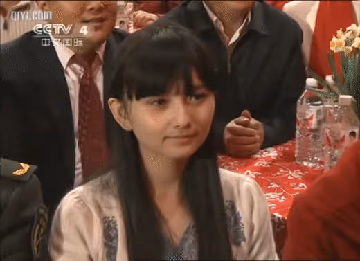 私密照曝光後,41歲未婚未育的她再次震撼全網!拒當「中國最美漫畫家」,拉黑顏值粉,卻被央視力捧:她怎麼還是童顏?